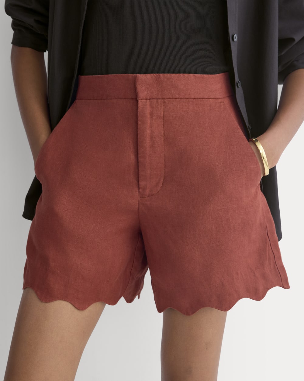 Scalloped Edge Short in Linen | Henna Red - Image 4